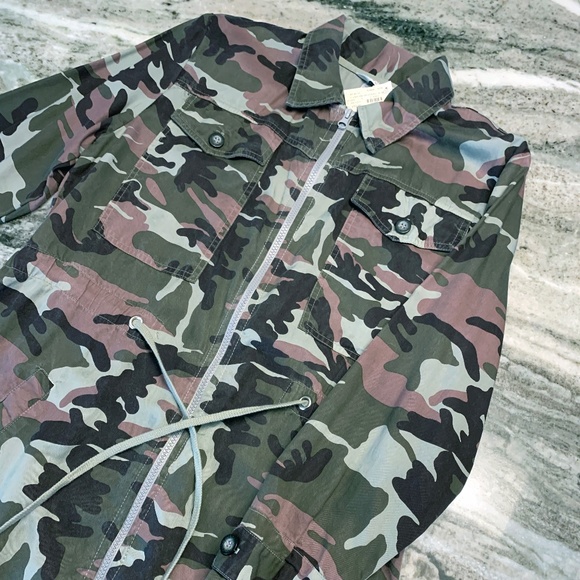 Hard Tail Forever Camo Khaki Green and Pink Jacket. Drawstring Waist. Size S NWT - Picture 4 of 10